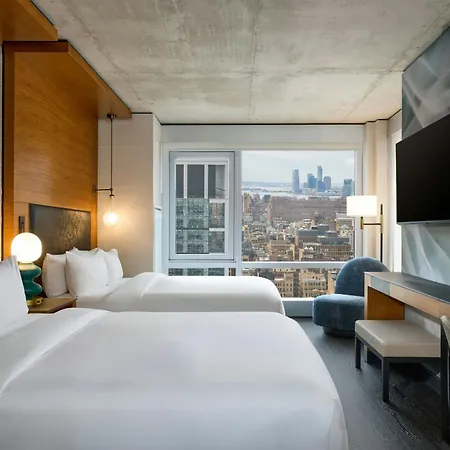 Renaissance Midtown 4*