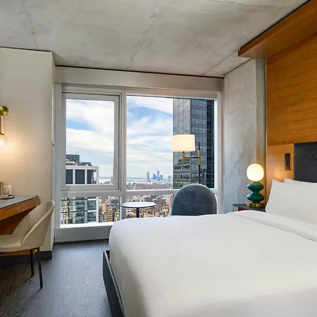 Renaissance Midtown 4*