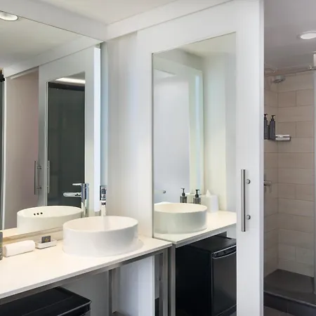 Hotel Aloft By Marriott Laguardia Airport New York