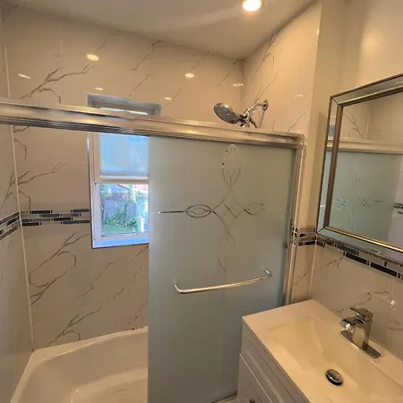 Guest house Comfort Arms Services Llc *