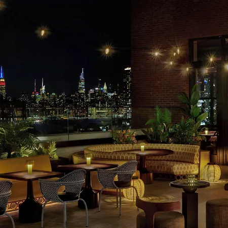 Hotel Moxy Brooklyn Williamsburg 3*