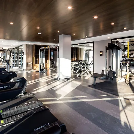 Hotel Global Luxury At The Arches 4*