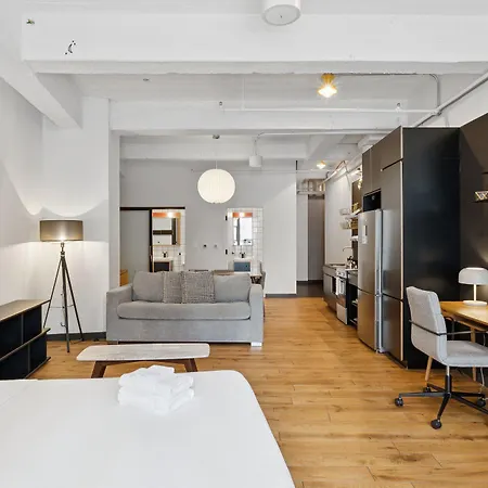 Placemakr Street Aparthotel 4*