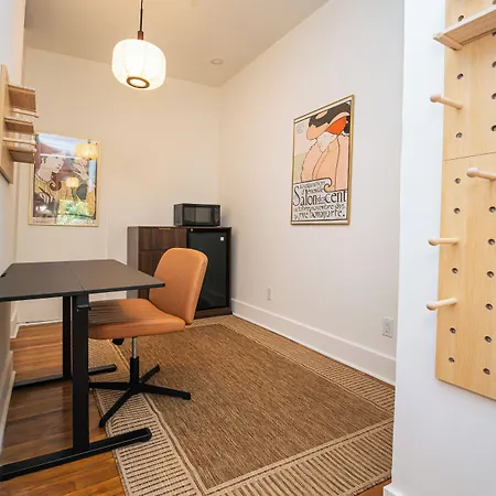 Lamartine Chelsea Hostel *