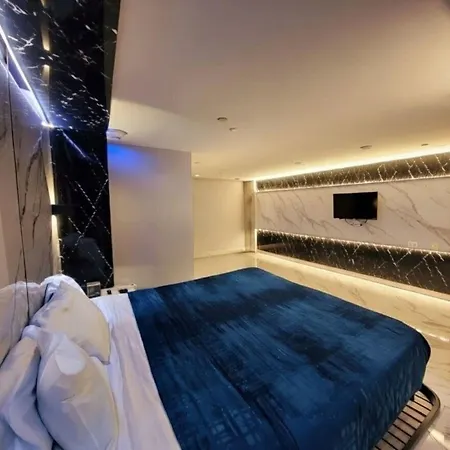 Umbrella Brooklyn - Newly Renovated 3*