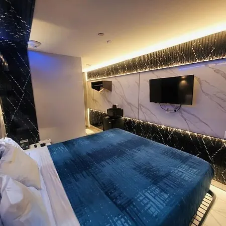Umbrella Brooklyn - Newly Renovated Hotel 3*