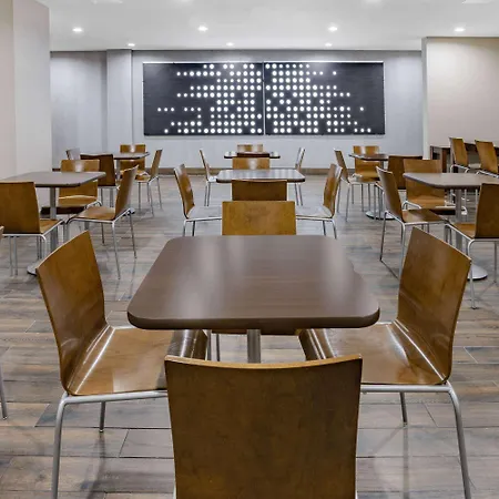 Hotel Days By Wyndham Bronx Nyc 3*