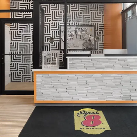 Hotel Super 8 By Wyndham Bronx Near Stadium New York