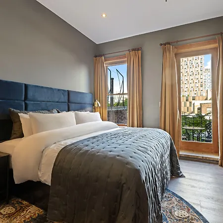 The Historic Blue Moon - Nyc Hotel