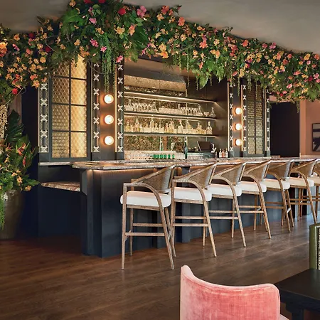 Hotel The Street By Suiteness New York