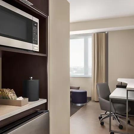 By Marriott Jfk Airport 3*