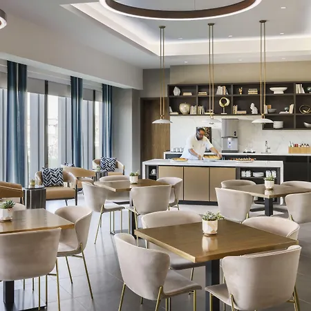Hyatt Regency Jfk Airport At World 4*