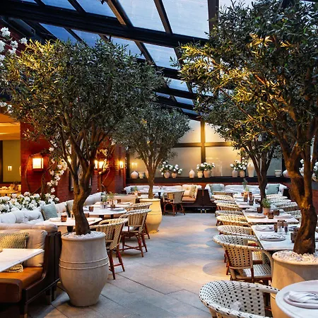 Fouquet's Hotel
