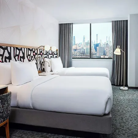 Springhill By Marriott Queens Hotel 3*