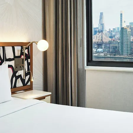 Springhill By Marriott Queens 3*