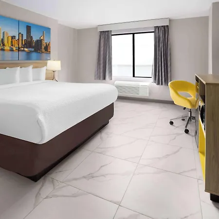 Days By Wyndham Staten Island Hotel