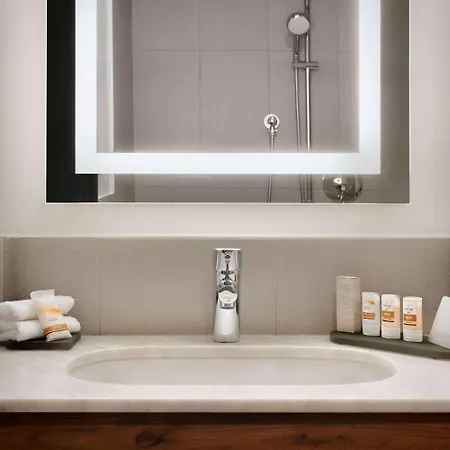 La Quinta By Wyndham Time Square South New York