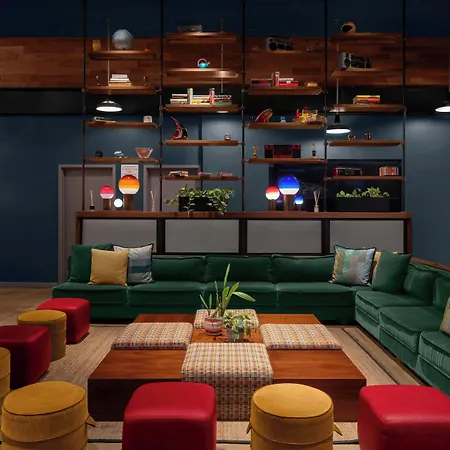 Moxy Nyc Downtown Hotel