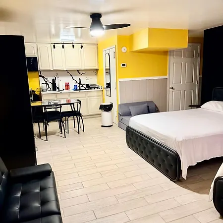 Large 3-bedrooms/2-bath Apt, One Block To Train * New York