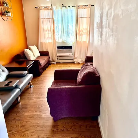 Large 3-bedrooms/2-bath Apt, One Block To Train * New York