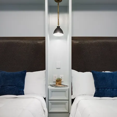 Merrion Row And Public House Hotel 4*