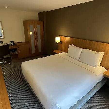 Hyatt Place Long Island Hotel New York