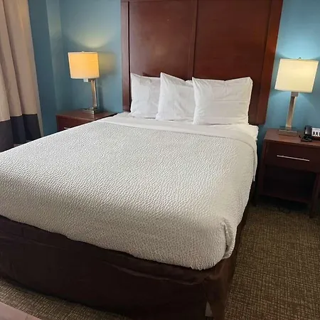 Days By Wyndham Brooklyn Marine Park Hotel