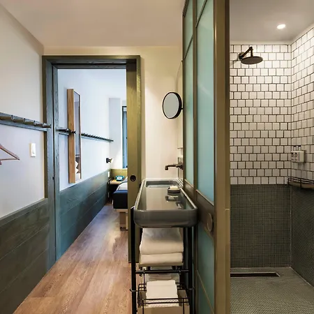 Moxy Nyc Times Square Hotel New York
