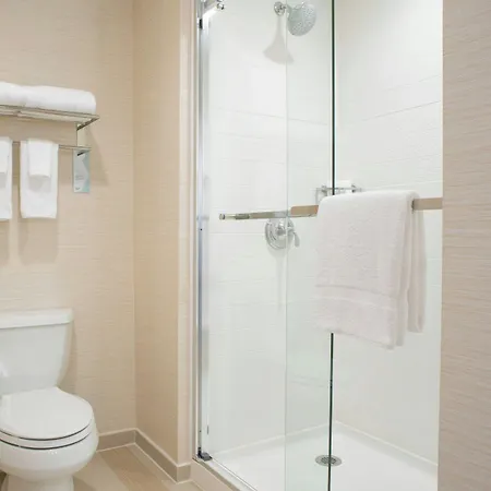Fairfield & By Marriott Queens/fresh Meadows Hotel 3*