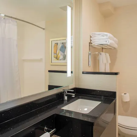 Fairfield & By Marriott Queens/fresh Meadows 3*