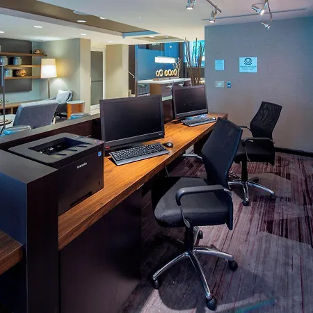 Hotel Courtyard By Marriott Queens/fresh Meadows