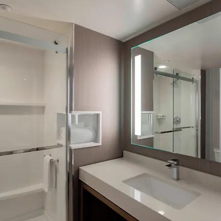 Courtyard By Marriott Queens/fresh Meadows Hotel New York