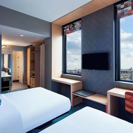 Aloft By Marriott Long Island City-Manhattan View