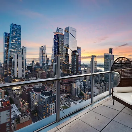 Doubletree By Hilton New York Times Square West Hotel 4*