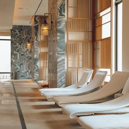 Four Seasons Downtown 5*