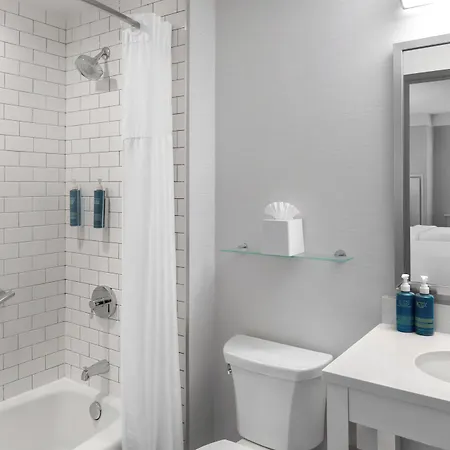 Four Points By Sheraton Downtown 3*