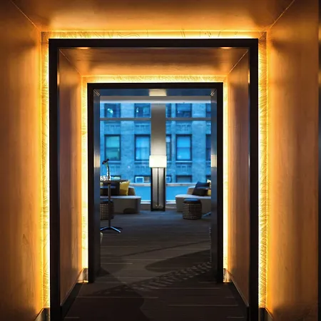 Renaissance Midtown 4*