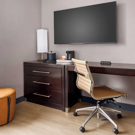 Hampton Times Square Hotel 3*