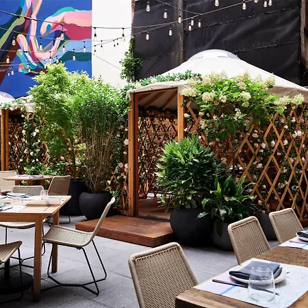 Arlo Soho 4*
