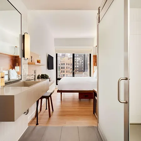 Arlo Soho 4*