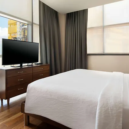 Hilton Garden Long Island Hotel New York