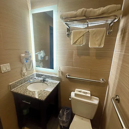 Hotel Days By Wyndham Brooklyn Borough Park