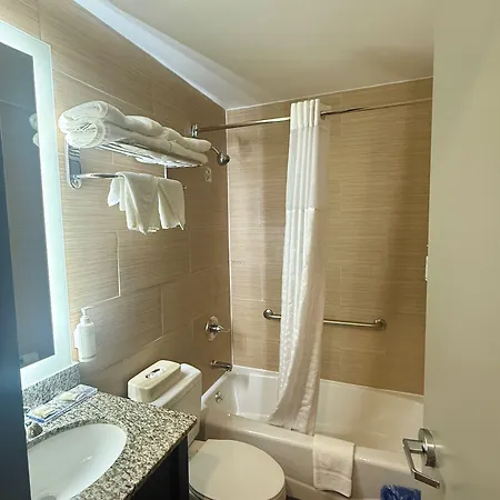 Hotel Days By Wyndham Brooklyn Borough Park