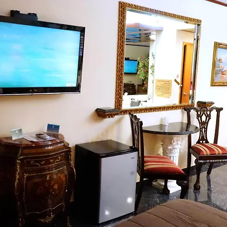 Paris Hotel