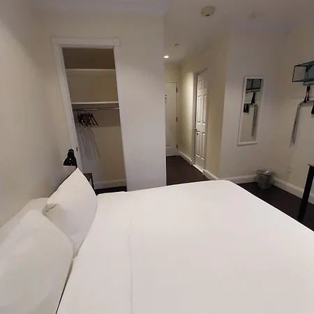 Hotel East Village 3*