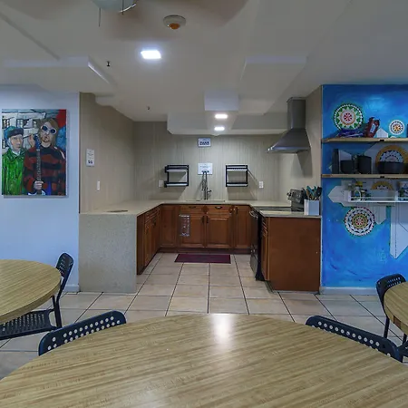 Hostel Ny Moore *
