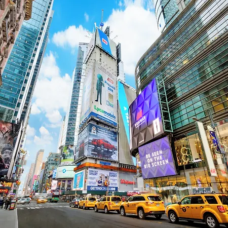Hilton Garden - Times Square Hotel 3*