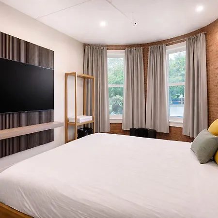 Morris (adults Only) 3*