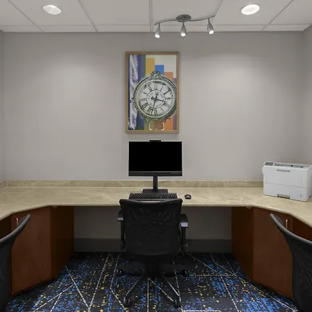 Hampton Manhattan Grand 3*