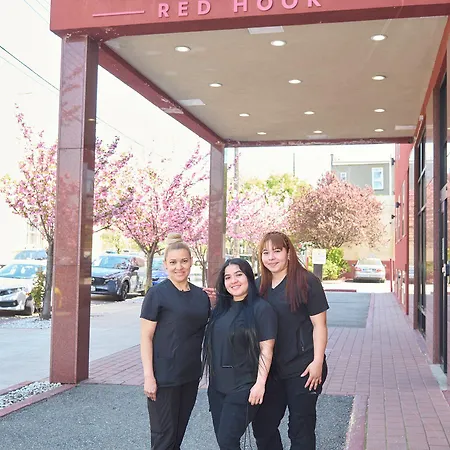 Hotel The Red Hook 3*